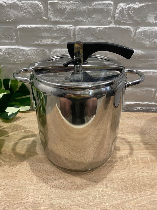 Солинген Германия (Solingen Germania), тенджера под наляганане 9 литра