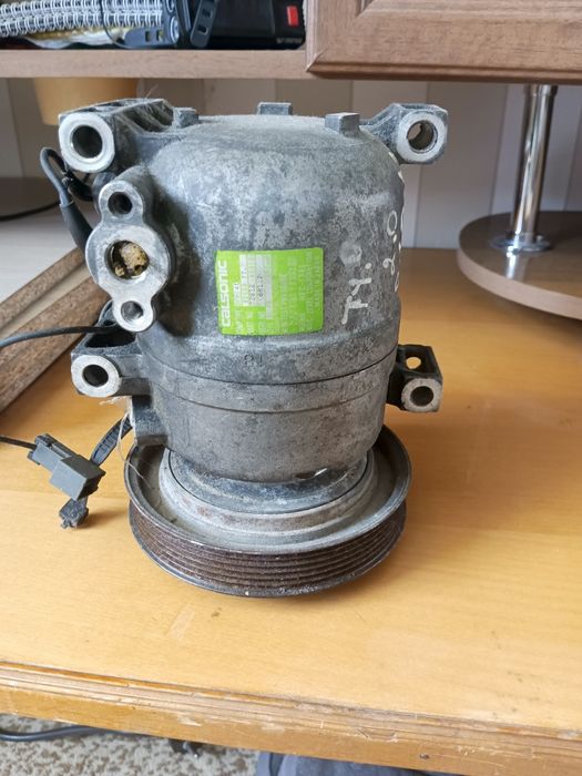 Продам компрессор на кондер