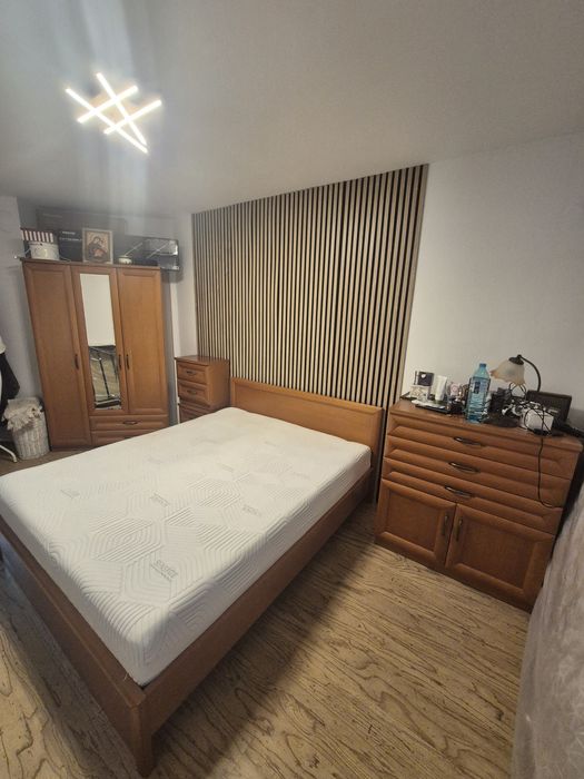 Мебели за спалня,плюс матрак.