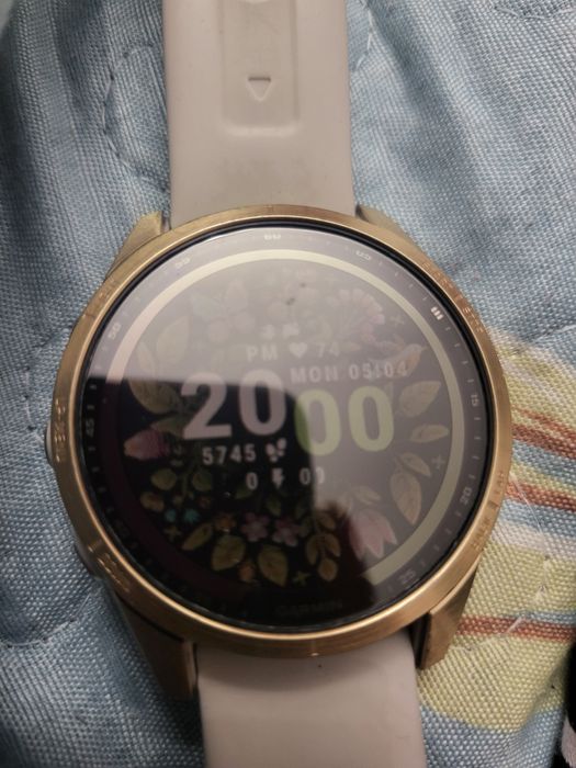 Garmin Fenix 7s золотой