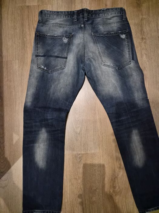 Оригинални дънки на Dsquared2 и Zu Elements