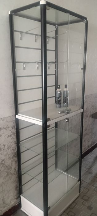 Стеллаж напольный стеклянны