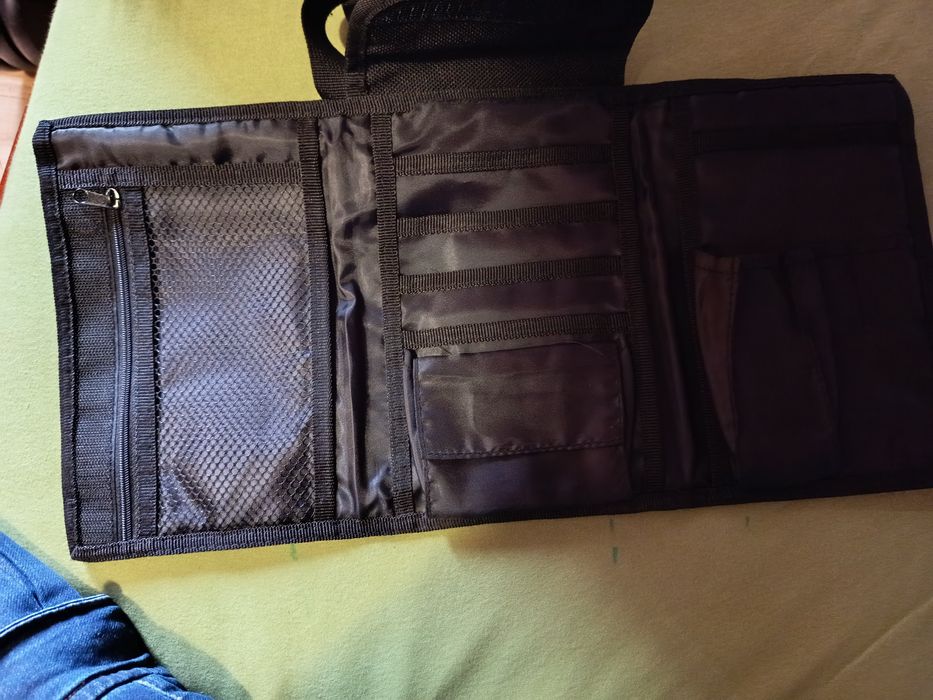 Borseta Ferrari cu trei spati