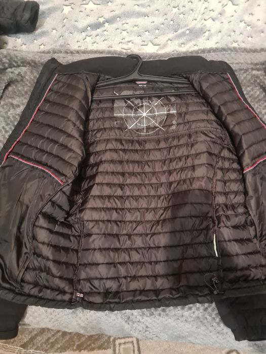 Мужские куртки продаётся