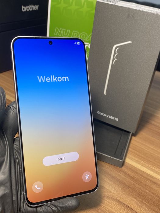 Samsung Galaxy s25 FE • 128 GB • Black