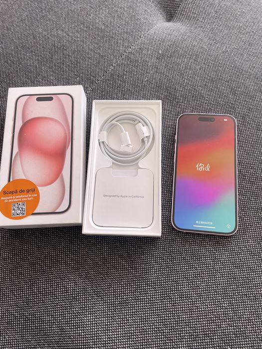Vand Iphone 15 Roz ca nou