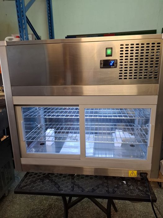 Vitrina frigorifica cofetărie