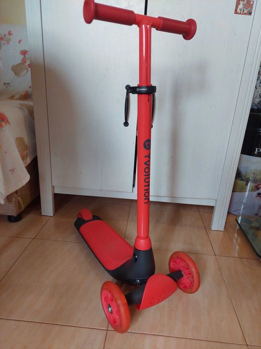 Детска тротинетка Yvolution