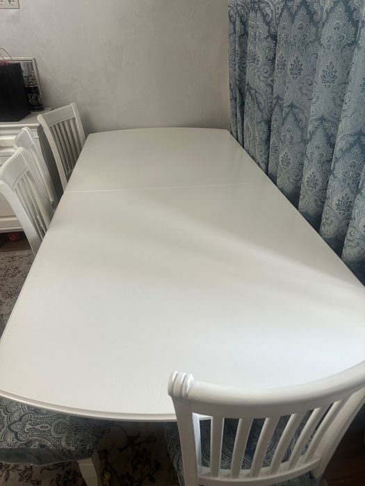 Стол со стульями