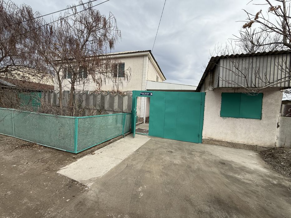 продаётся двухэтажный дом с бассейном и баней