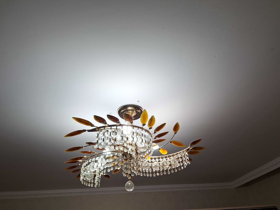 Шифонер, люстра,