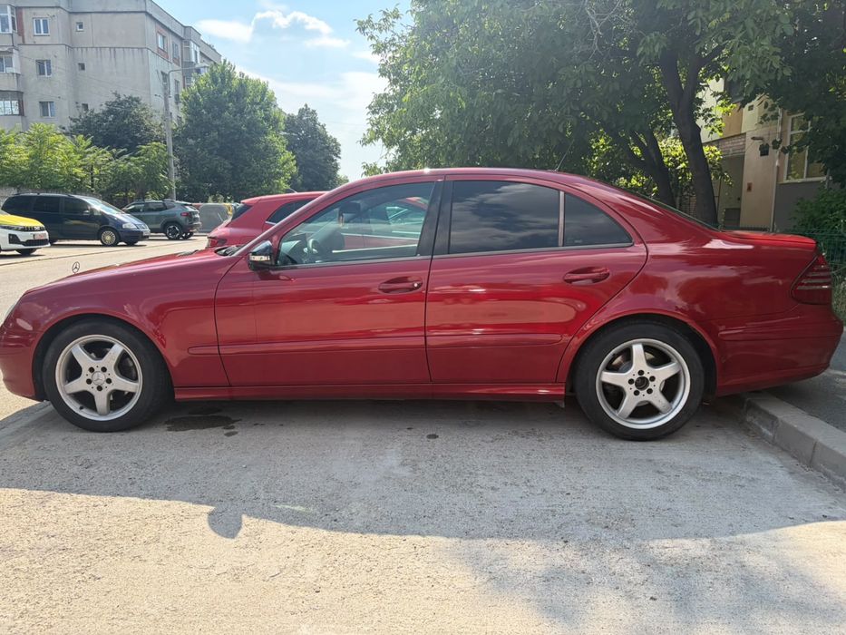 MERCEDES-BENZ E-Class