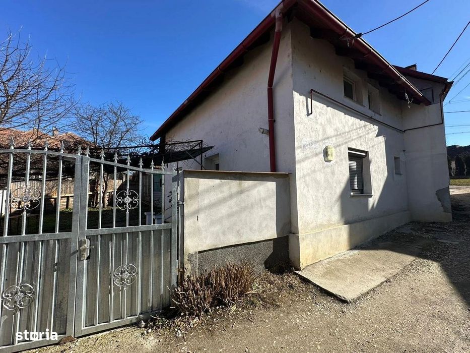 Casa de vanzare 2 camere in Fagaras zona Ioan Senchea