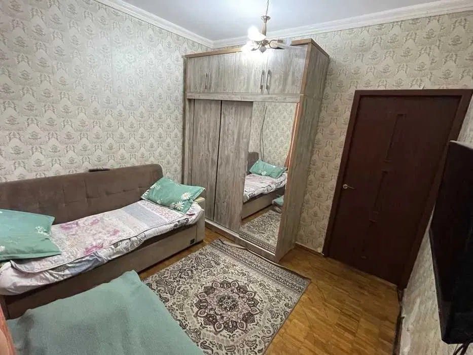 Продается 5 комнатная квартира на массив куйлюк 5 (RV)