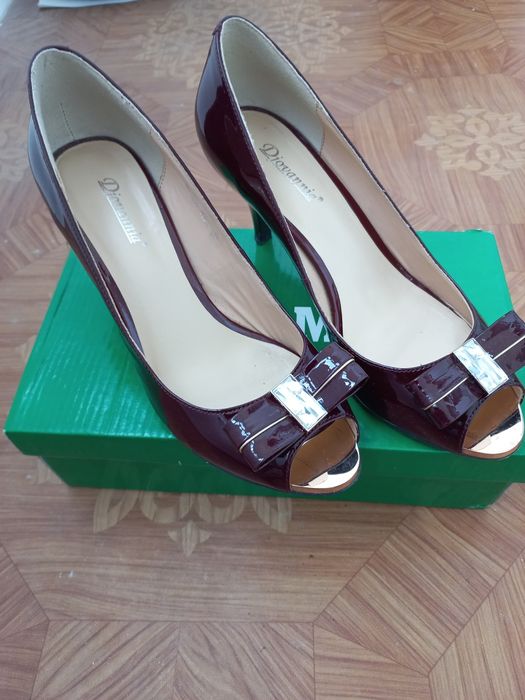 Продам туфли почти новые