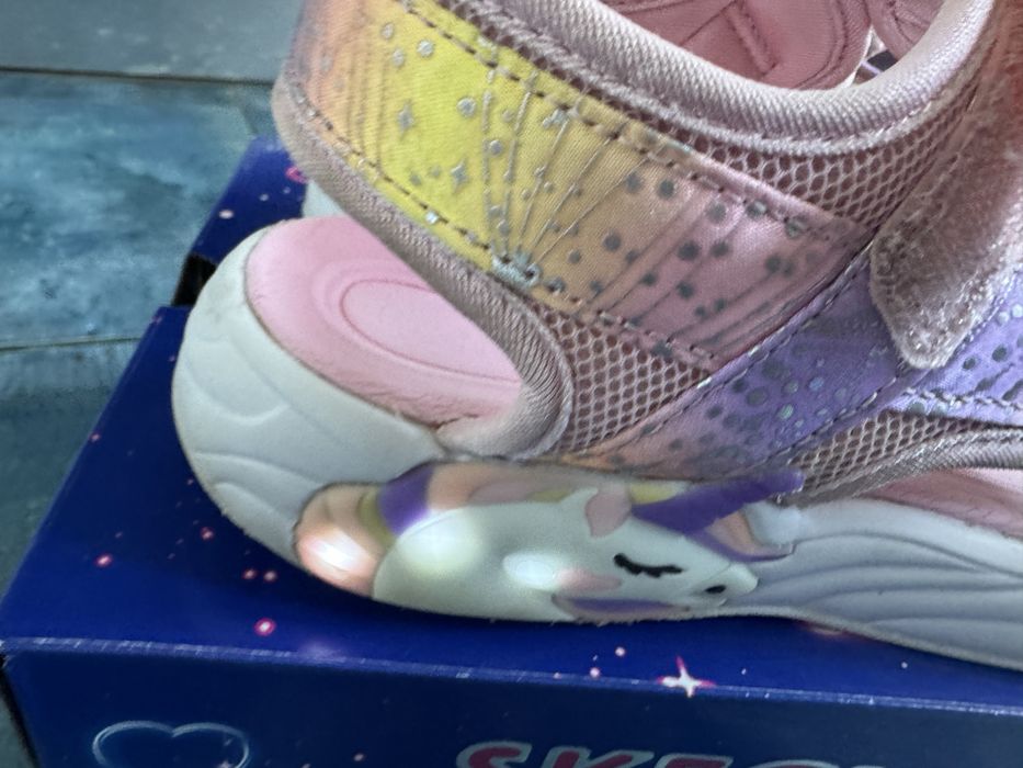 Сандали Skechers светещи