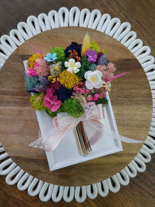 Букет в рамка от скандинавски мъх