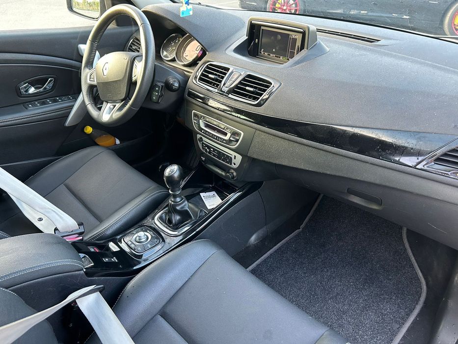 Vând Renault megane