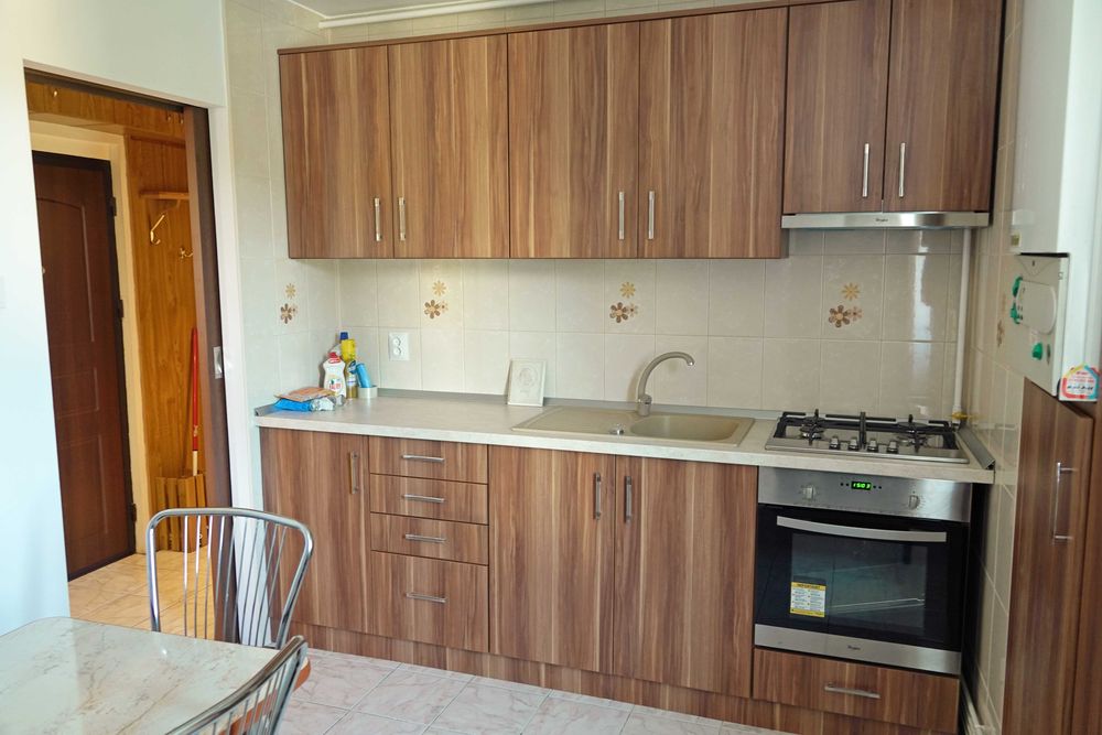 Vând apartament 2 camere str.22 Decembrie în Tg.Mureș