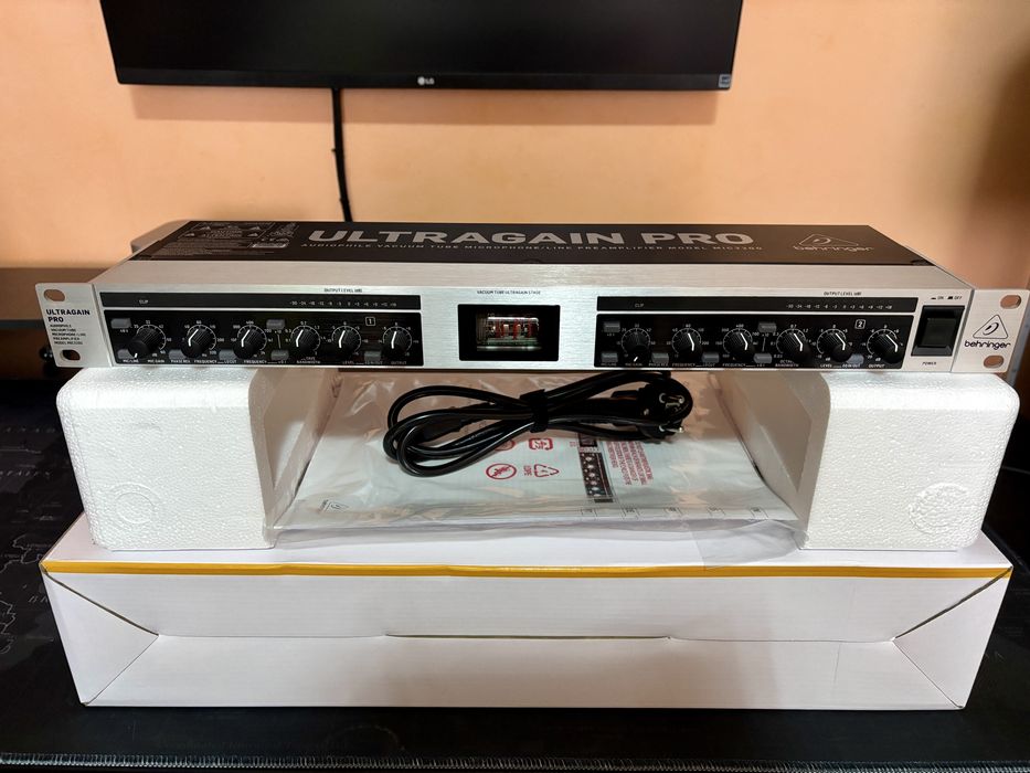 Behringer MIC 2200 V2 preamplificator linie si microfon cu tub in GARANTIE 2027