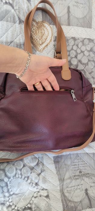 Чанта цвят бордо