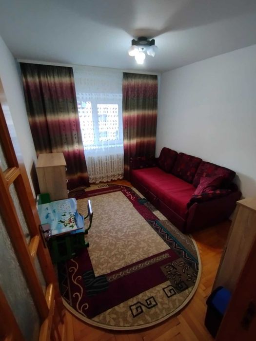 Inchiriez Apartament 3 camere complet mobilat si utilat zona Obcini