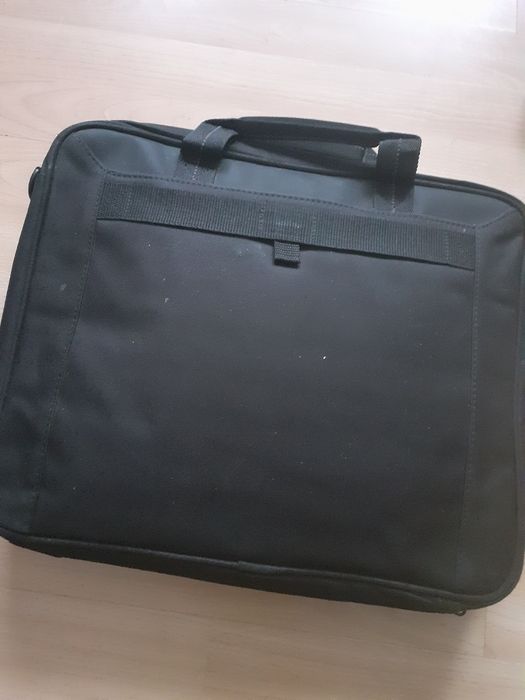 Vând geantă laptop sau business marca Targus,orig.GB-UK.