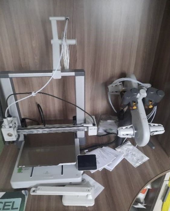 Продается 3D принтер  Bambu Lab a1 combo