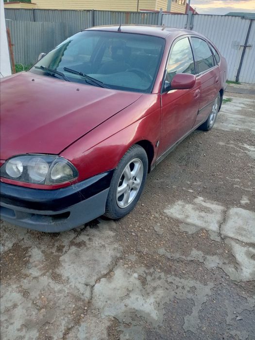 Toyota avensis,1998 года