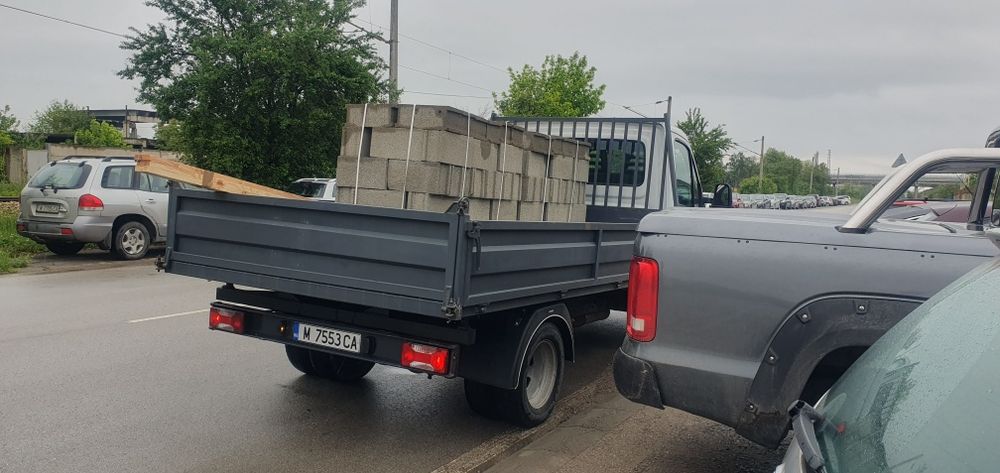 Транспорт със Самосвал и Хамалски услуги  (0.79€ на км)