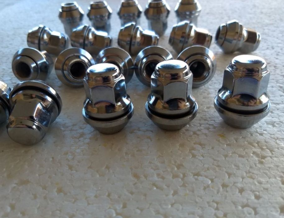 Set 16 Piulite  pentru jante