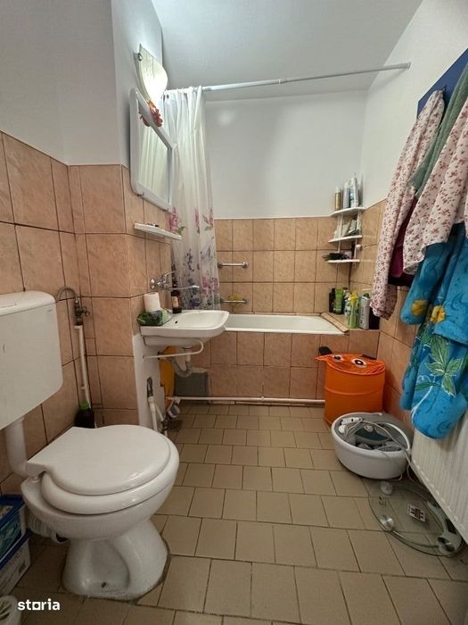 De vânzare apartament 2 camere decomandat zona OBOR