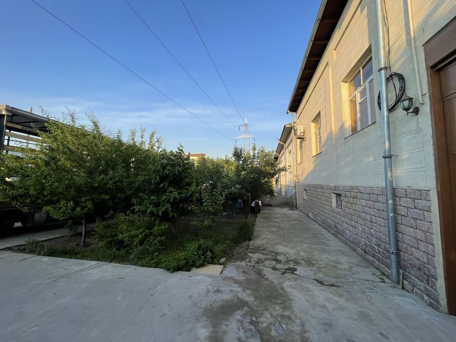 Hovli uchastka sotiladi 7sotx