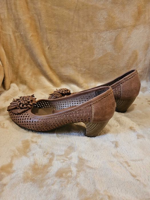 Pantofi eleganti piele perforata Pikolinos 39