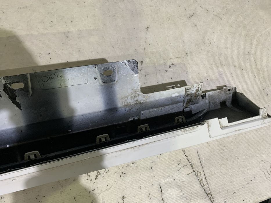 Prag dreapta BMW Seria 1, M-Sport F40, 2019, 2020, 2021, 2022, 2023, cod origine OE A2466901440.