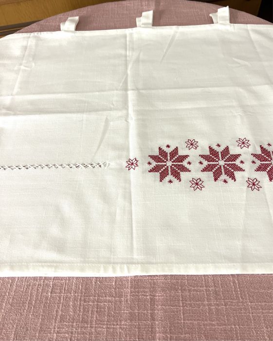 Покривки за маса и перденца