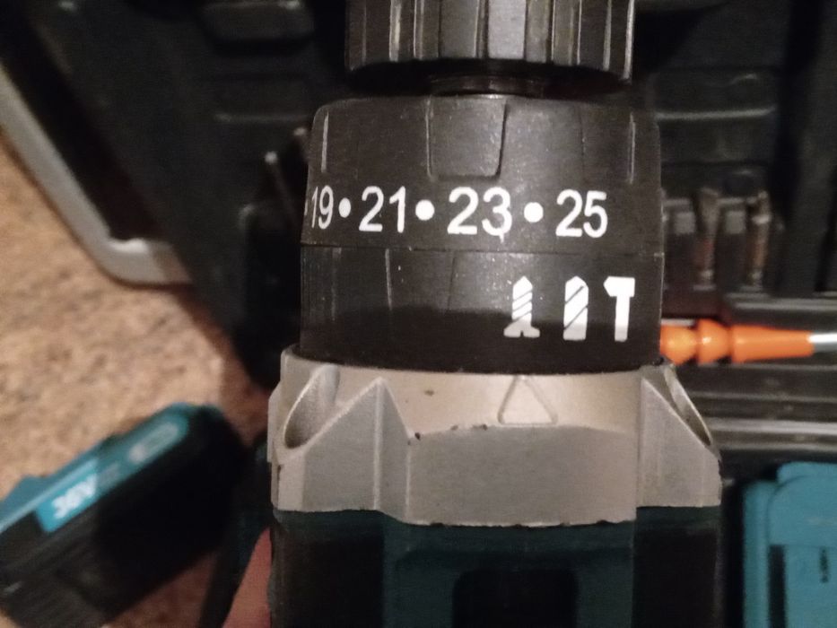 Продам 12000 почти новый