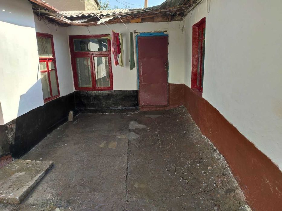 Продаю дом в Мирабадском районе,рядом Blak Tower,Cortyard,Uzum,