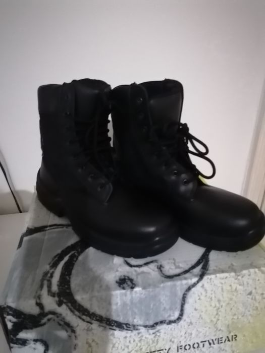 Bocanci bărbați din piele