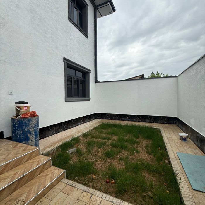 Keles ko’k-tere aftadro’m ko’chada 1’2-so’tix 4-xona uy sotiladi