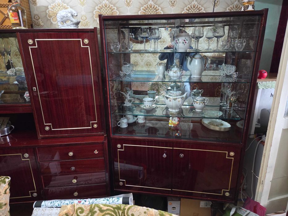 Set Mobilă Vintage din Lemn Masiv – 5 Piese