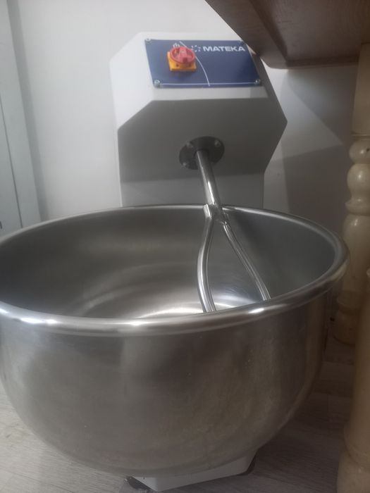 Газ печь ,миксер,таба,мясорубка сатылады