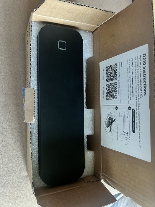 Vând produse de tatuat