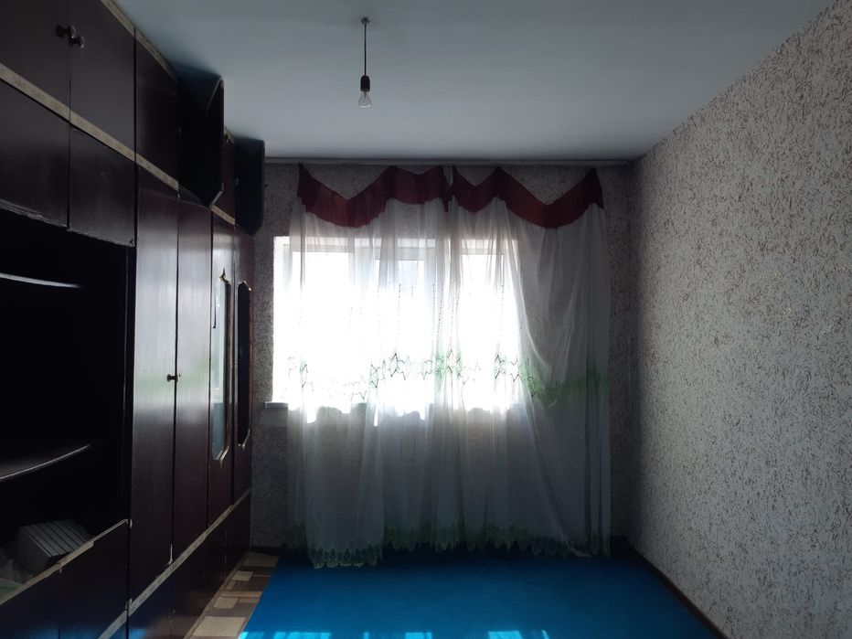 Квартира сотилад Термез центрдан 4этажка 3 хоналик