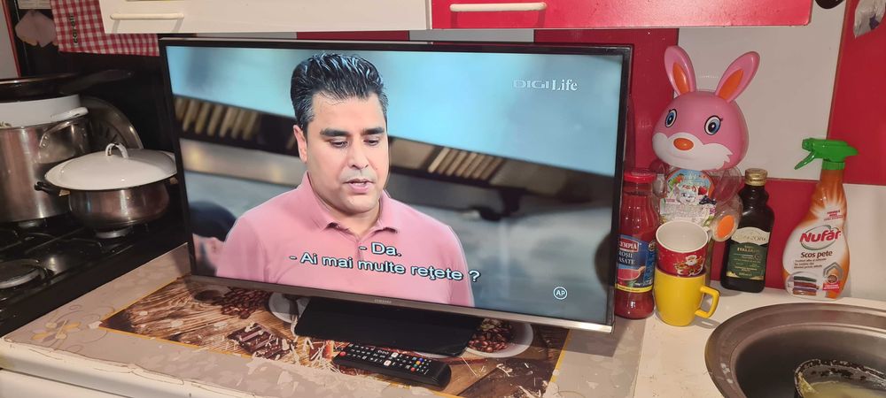 TV Samsung 81 cm = 300 lei