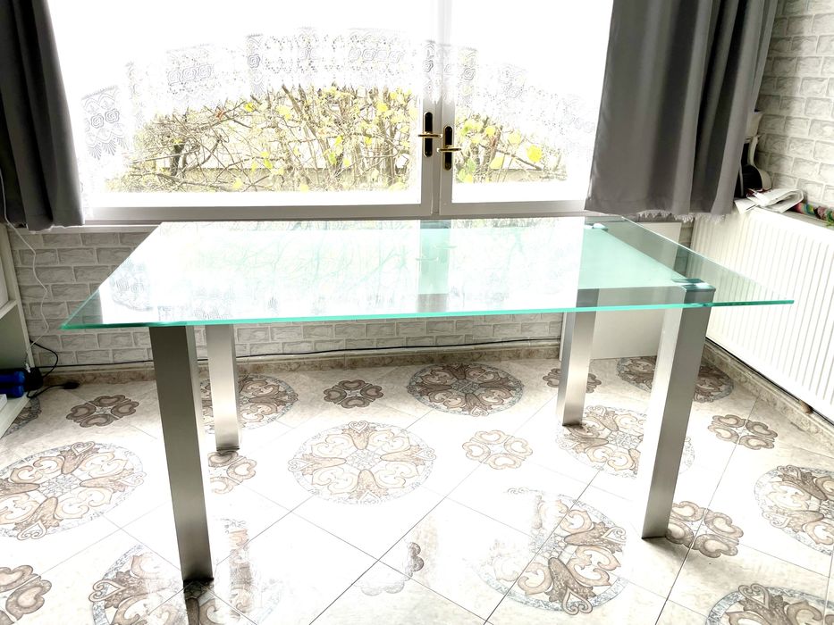 Трапезна маса 160х90, стъкло и метал