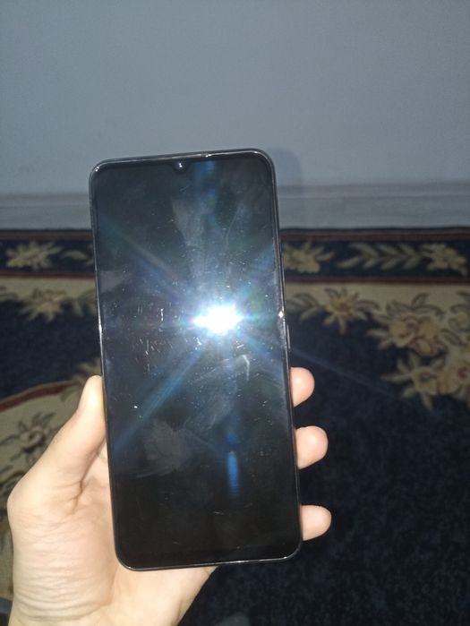 Redmi Note 10s и vivo V20 se
