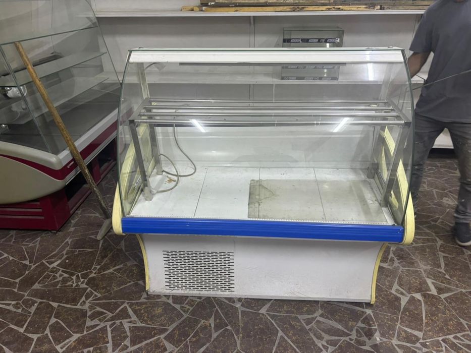 Холодильник для магазина