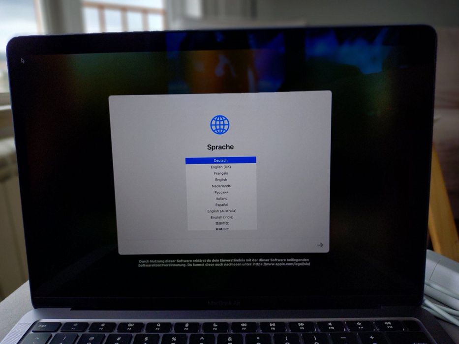 Нов MacBook Air 13.3- Space Gray, M1 Chip, 8GB RAM, 256GB storage