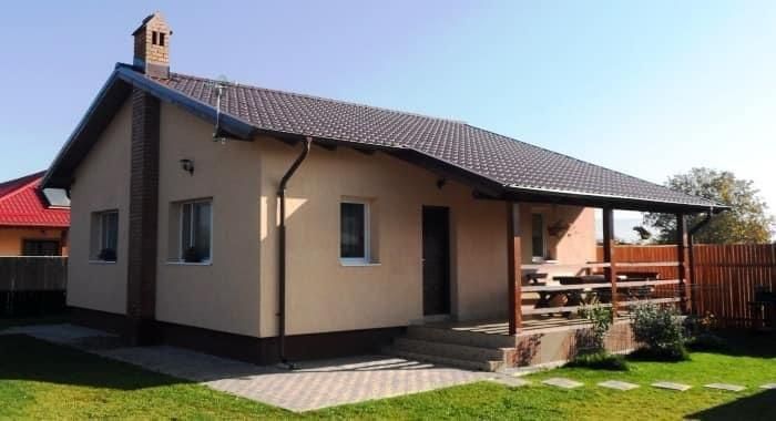 Vând casa pe structura metalica din panouri Sandwich 15cm